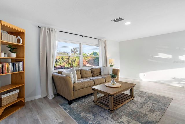 514 HARBOR DRIVE S, Venice, FL 34285