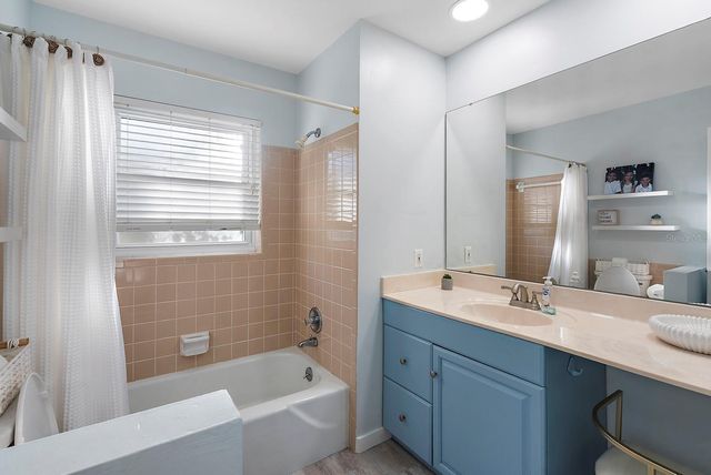 514 HARBOR DRIVE S, Venice, FL 34285