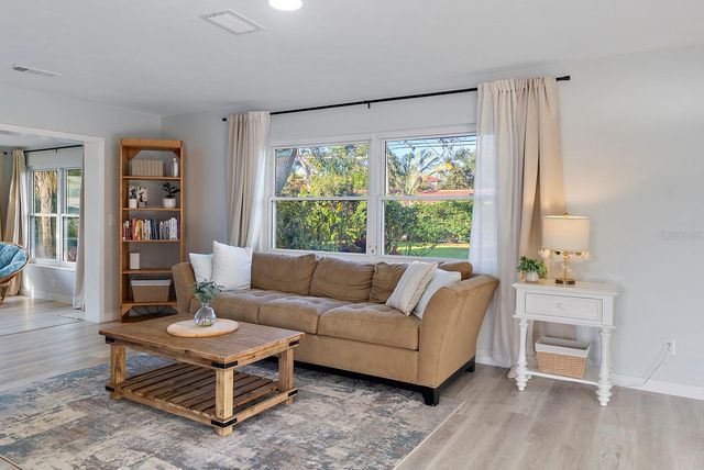 514 HARBOR DRIVE S, Venice, FL 34285