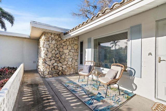 514 HARBOR DRIVE S, Venice, FL 34285