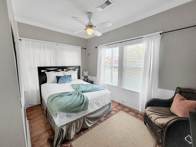 1504 Christopher Columbus Boulevard, Galveston, TX 77550