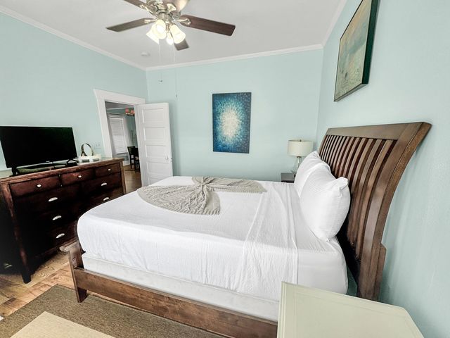 1504 Christopher Columbus Boulevard, Galveston, TX 77550