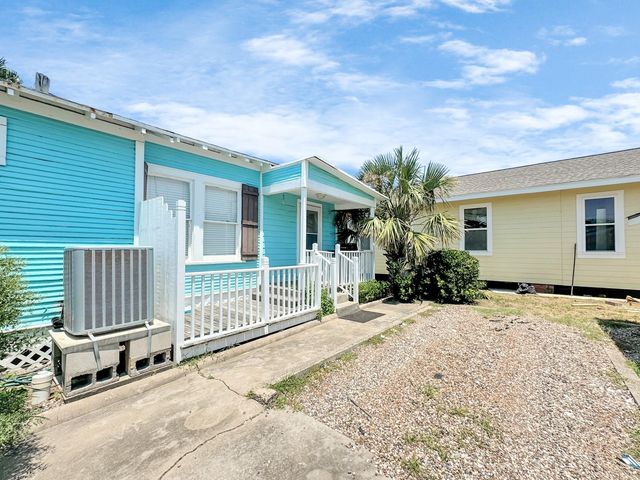 1504 Christopher Columbus Boulevard, Galveston, TX 77550