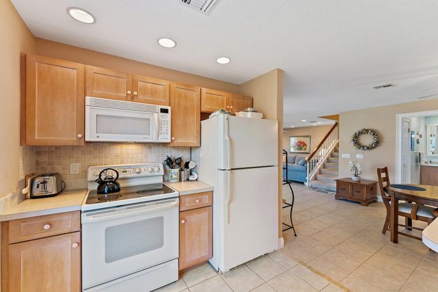 717 S Us Hwy 1 812, Jupiter, FL 33477