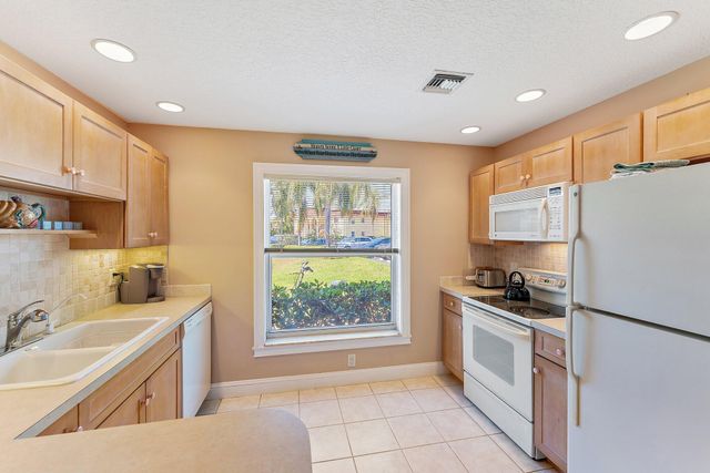 717 S Us Hwy 1 812, Jupiter, FL 33477