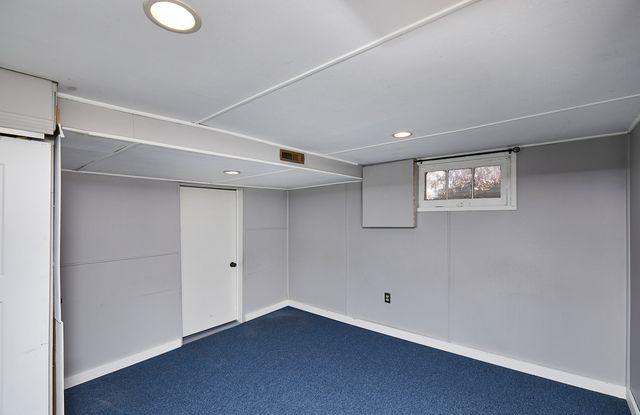 210 SW Des Moines Street, Ankeny, IA 50023