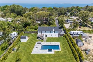 78 North Road B, Hampton Bays, NY 11946