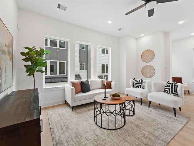 267 De Boll Street, Houston, TX 77022