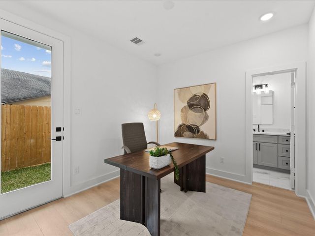 267 De Boll Street, Houston, TX 77022