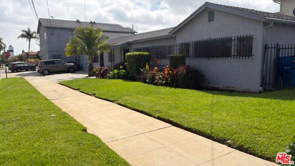 3410 W 78th Place, Los Angeles, CA 90043