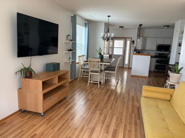 1667 Countryside Drive, Shakopee, MN 55379