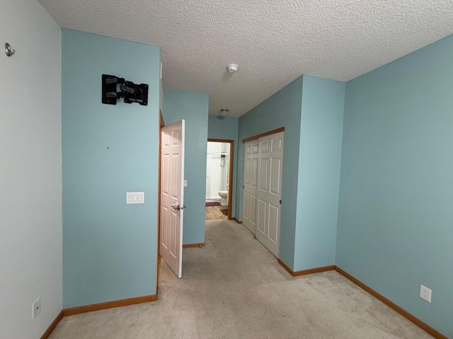 1667 Countryside Drive, Shakopee, MN 55379