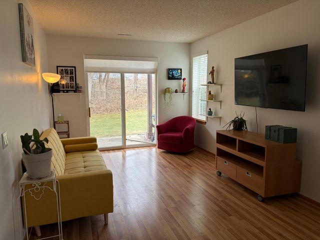 1667 Countryside Drive, Shakopee, MN 55379