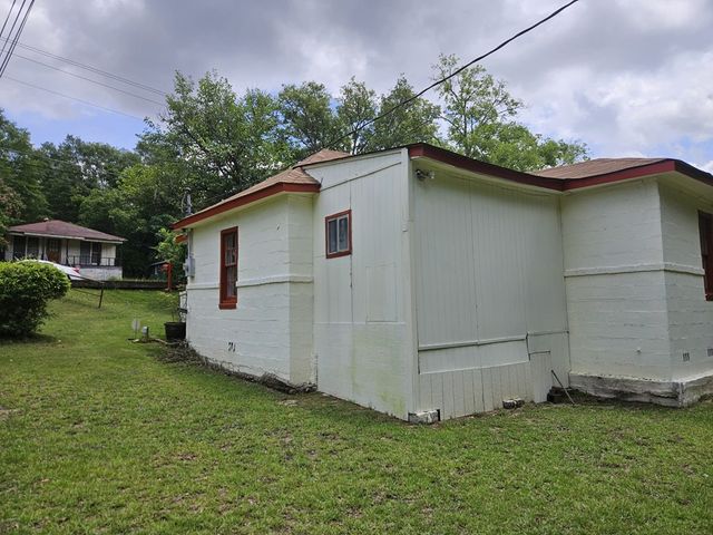 909 16th Avenue, Phenix City, AL 36867