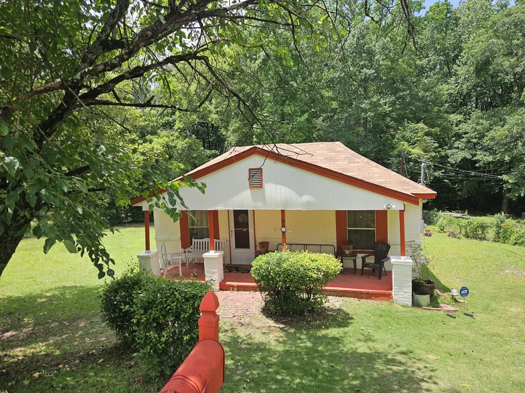 909 16th Avenue, Phenix City, AL 36867