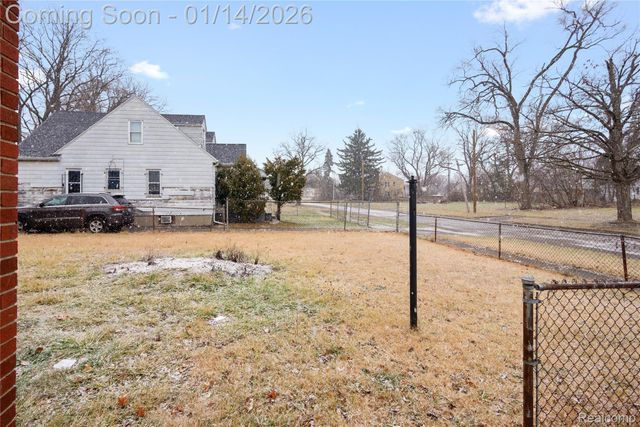 432 W Dartmouth Street, Flint, MI 48505