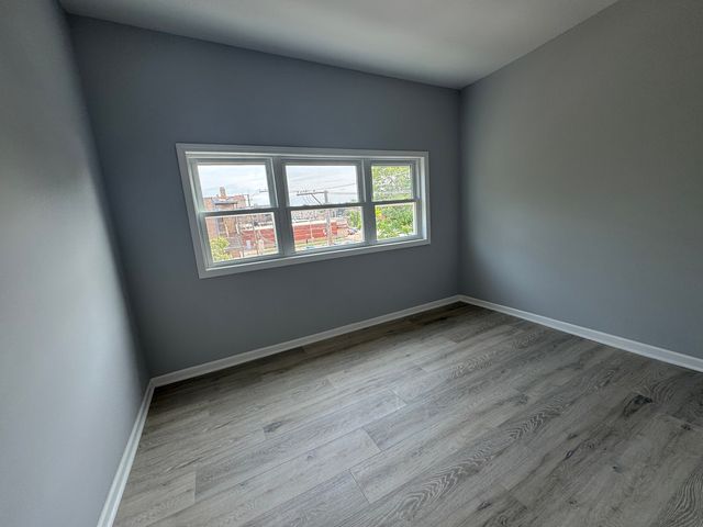 7847 S Bennett Avenue, Chicago, IL 60649