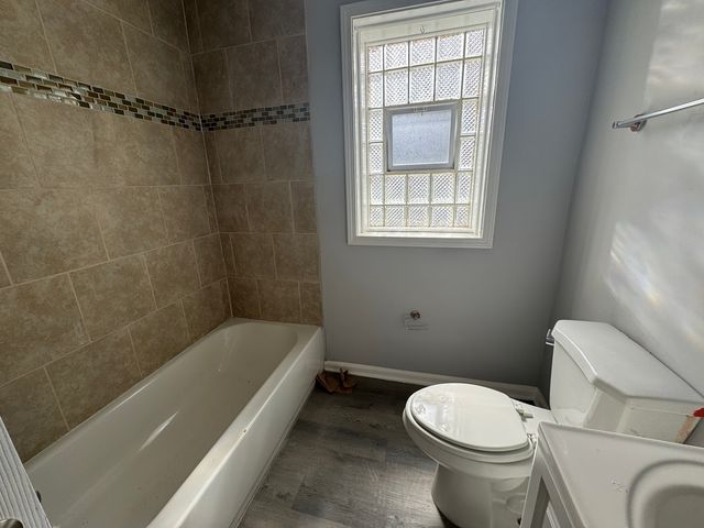 7847 S Bennett Avenue, Chicago, IL 60649