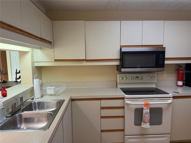 5547 ASHTON LAKE DRIVE 5547, Sarasota, FL 34231