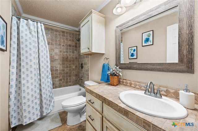 6990 Stringtown Spur, Rogers, TX 76569