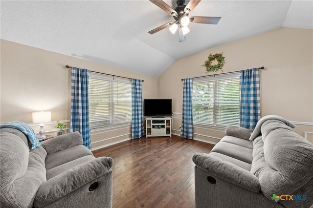 6990 Stringtown Spur, Rogers, TX 76569
