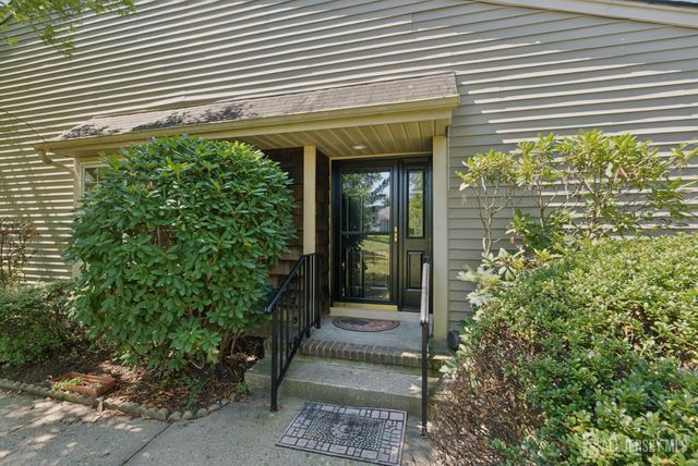 3-A Surrey Court, Monroe, NJ 08831