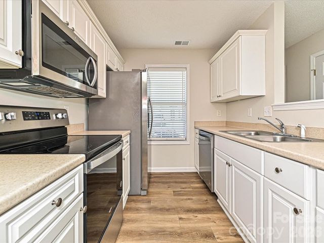 2013 Pin Oak Place, Cramerton, NC 28032