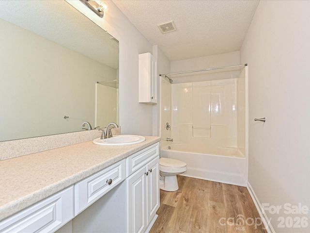 2013 Pin Oak Place, Cramerton, NC 28032