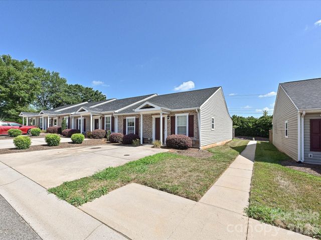 2013 Pin Oak Place, Cramerton, NC 28032