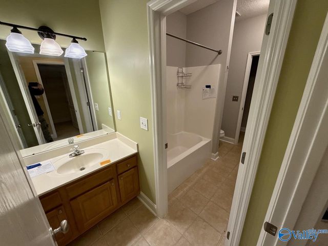 2700 Cobble Drive SE, Owens Cross Roads, AL 35763