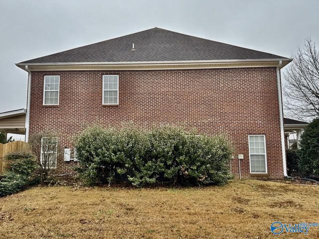 2700 Cobble Drive SE, Owens Cross Roads, AL 35763