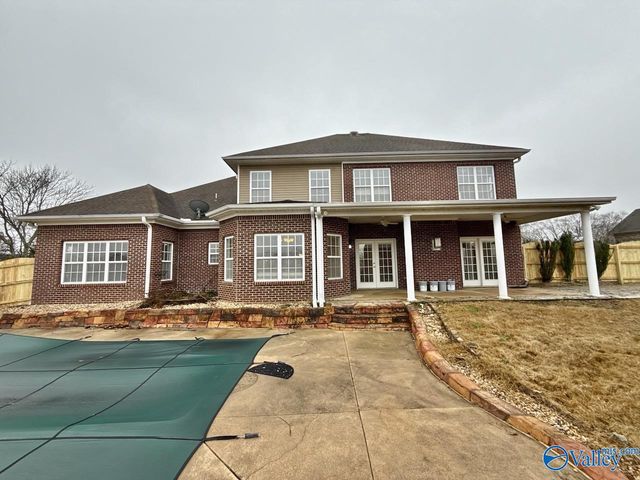 2700 Cobble Drive SE, Owens Cross Roads, AL 35763