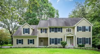 11 Fox Glen Drive, Stamford, CT 06903
