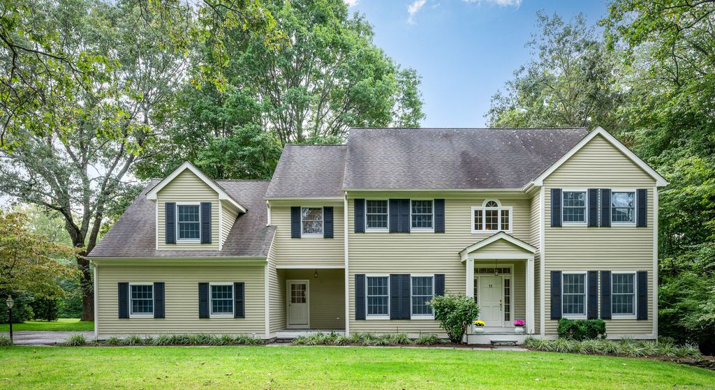 11 Fox Glen Drive, Stamford, CT 06903