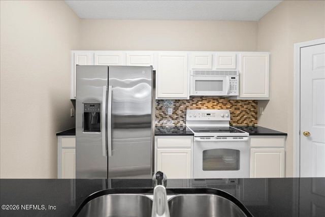 10550 BAYMEADOWS Road 924, Jacksonville, FL 32256