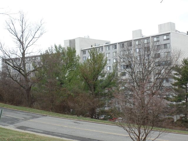 1150 Bower Hill Rd. 501B, Mt Lebanon, PA 15243