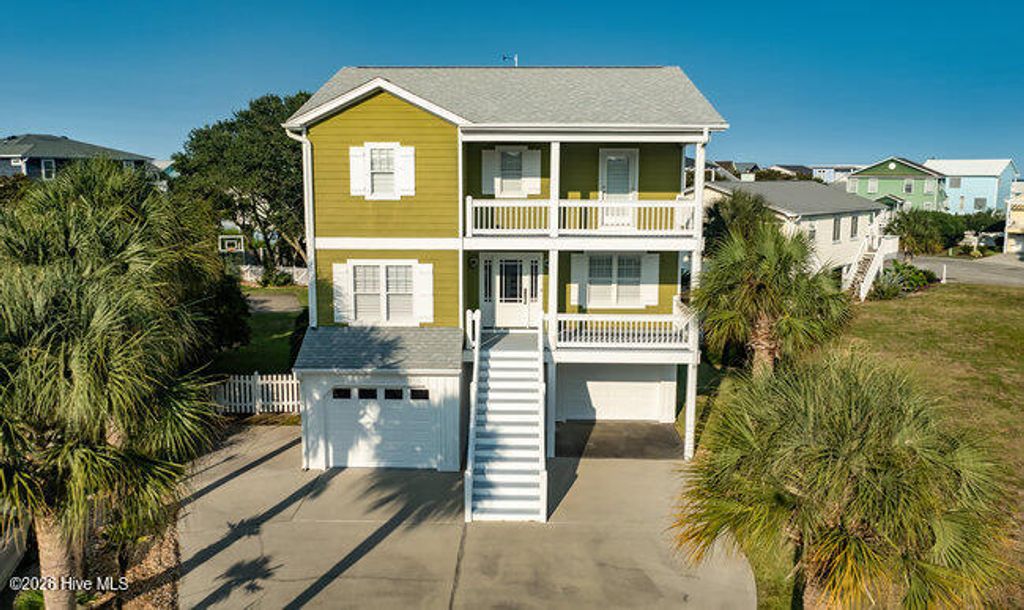 Image 4 of property listing at 130 Heather Lane, Kure Beach, NC 28449
