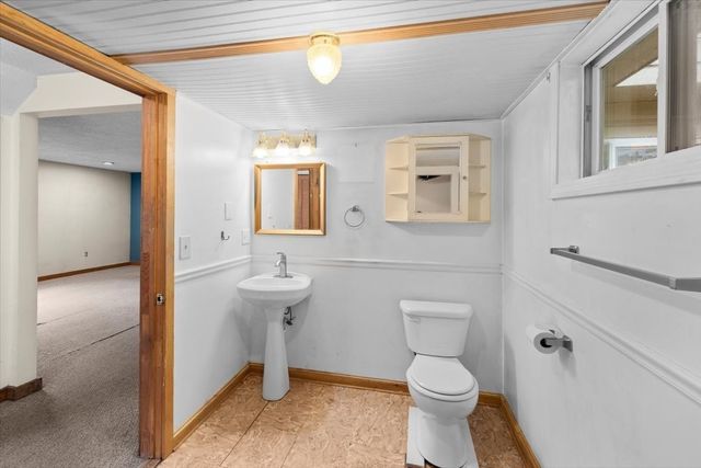 21 Surrey Ln 21, Bourne, MA 02532