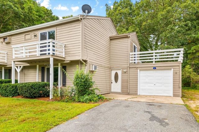 21 Surrey Ln 21, Bourne, MA 02532