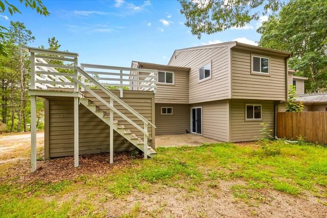 21 Surrey Ln 21, Bourne, MA 02532