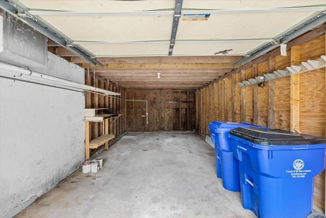 21 Surrey Ln 21, Bourne, MA 02532