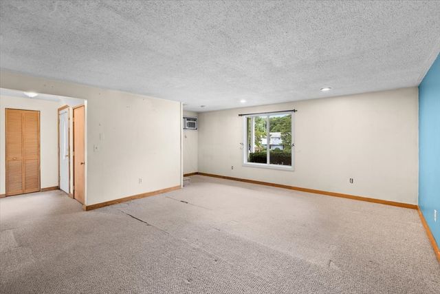 21 Surrey Ln 21, Bourne, MA 02532