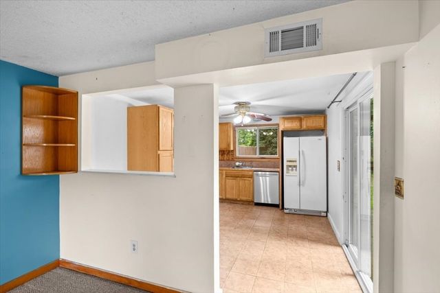 21 Surrey Ln 21, Bourne, MA 02532