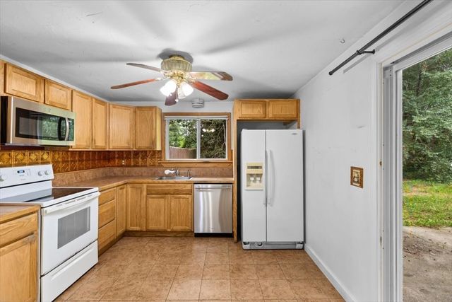21 Surrey Ln 21, Bourne, MA 02532