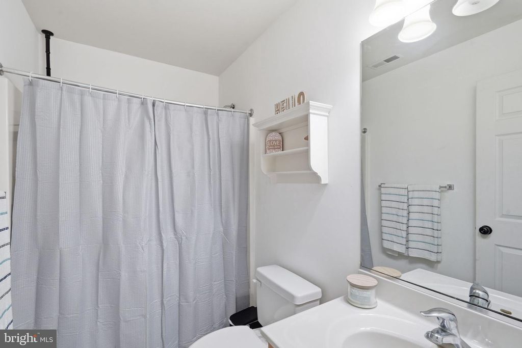 Image 12 of property listing at 103 ELMOR CT, Greensboro, MD 21639