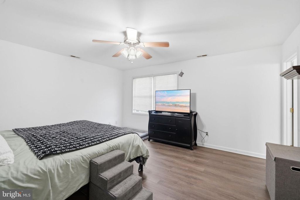 Image 17 of property listing at 103 ELMOR CT, Greensboro, MD 21639