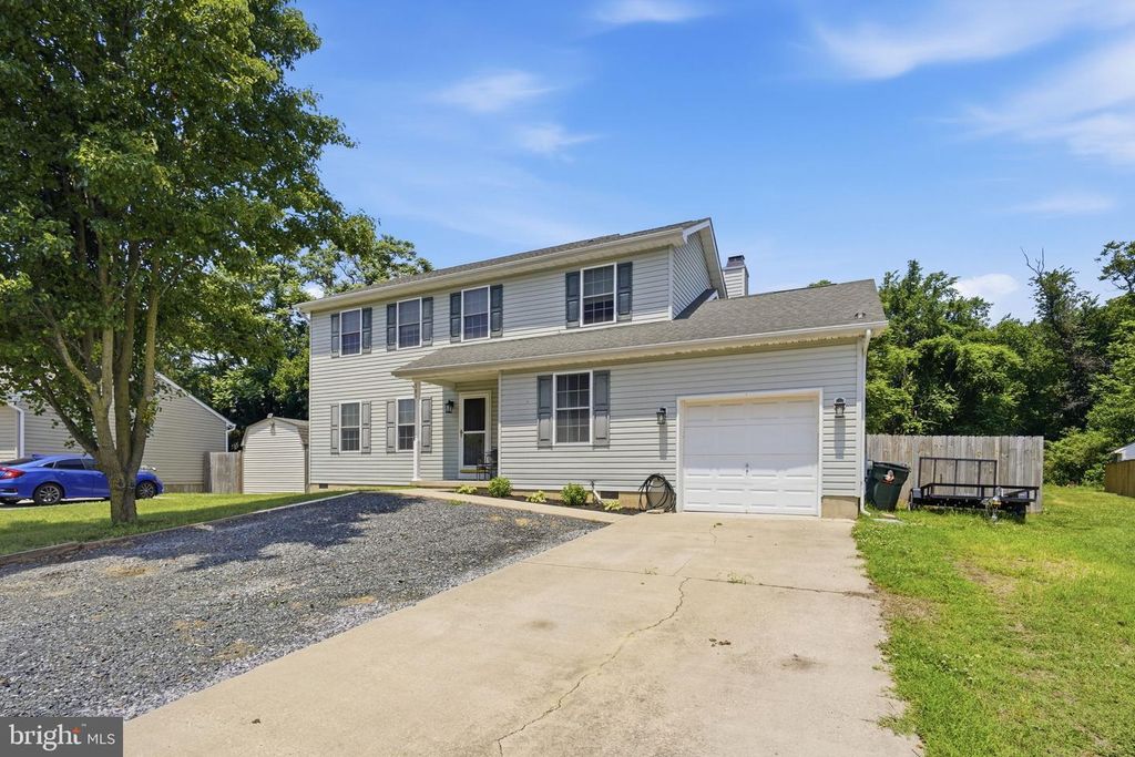 Image 3 of property listing at 103 ELMOR CT, Greensboro, MD 21639