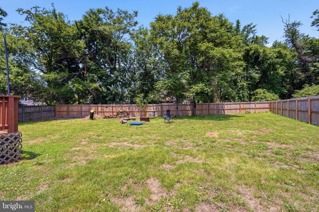 Image 8 of property listing at 103 ELMOR CT, Greensboro, MD 21639