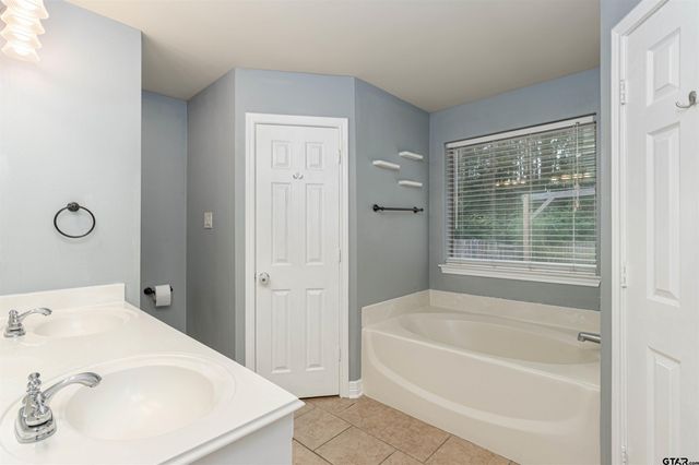 245 Maggie Circle, Flint, TX 75762
