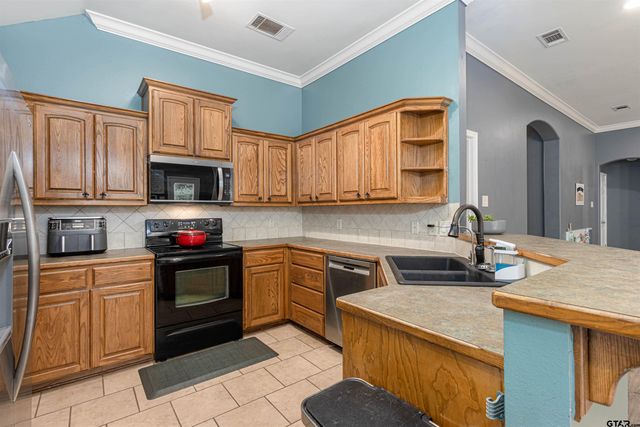 245 Maggie Circle, Flint, TX 75762